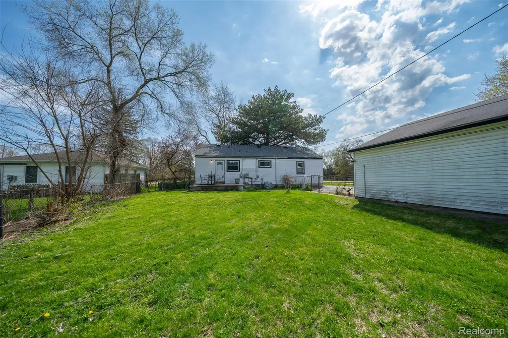 5357 Sashabaw Road Independence Charter Township MI 48346