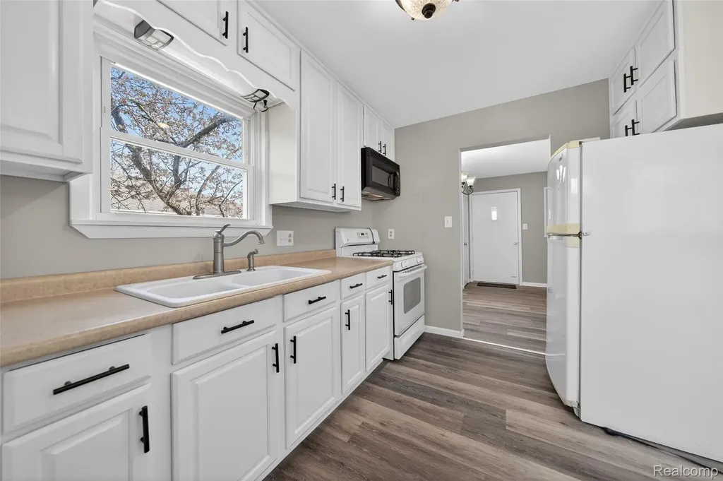 5357 Sashabaw Road Independence Charter Township MI 48346