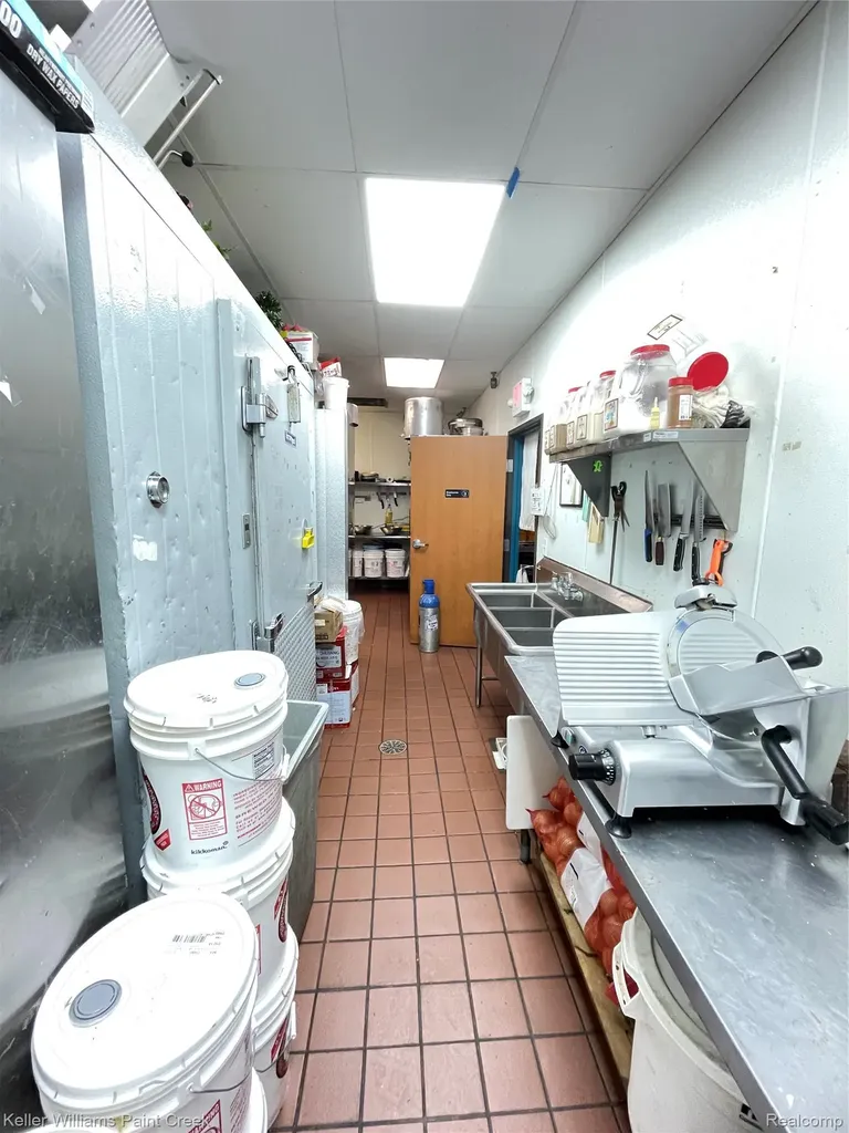 39743 Grand River Avenue Novi City MI 48375