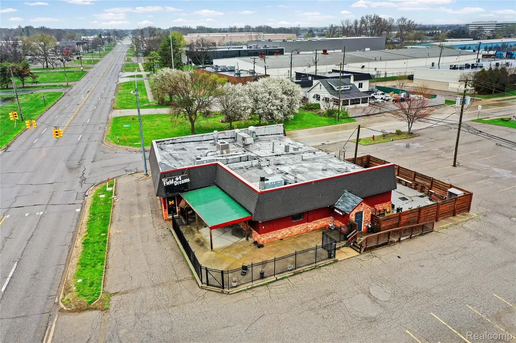 1090 Rochester Road Troy City MI 48083