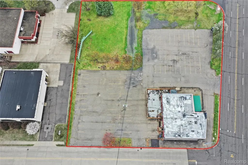 1090 Rochester Road Troy City MI 48083