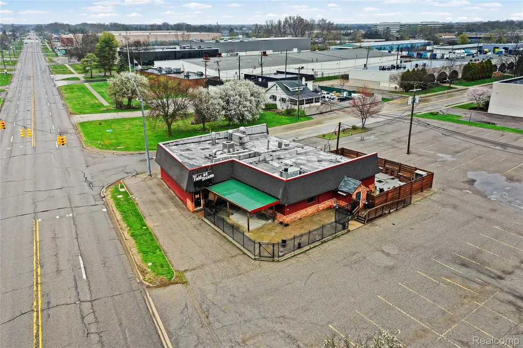 1090 Rochester Road Troy City MI 48083