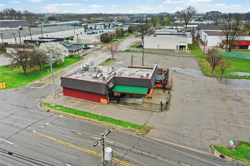 1090 Rochester Road Troy City MI 48083