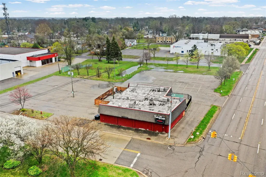 1090 Rochester Road Troy City MI 48083