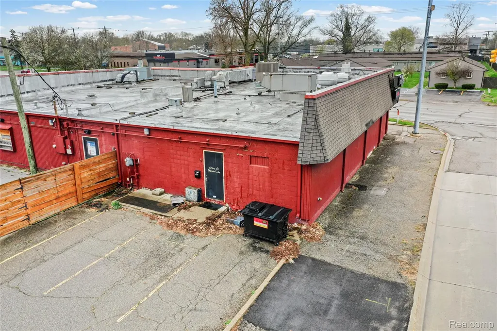 1090 Rochester Road Troy City MI 48083