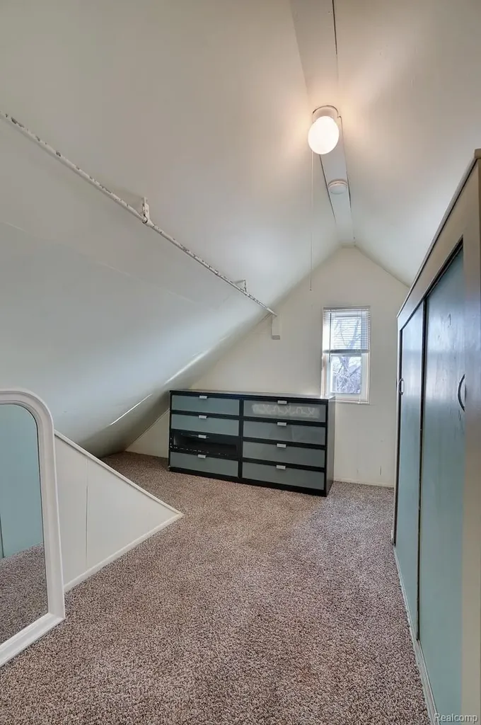 839 E Bennett Avenue E Ferndale City MI 48220