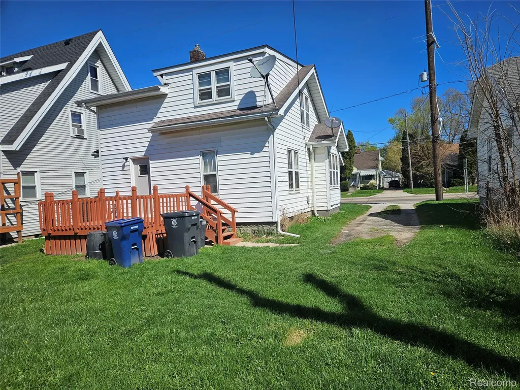 621 W Atherton Road Flint City MI 48507