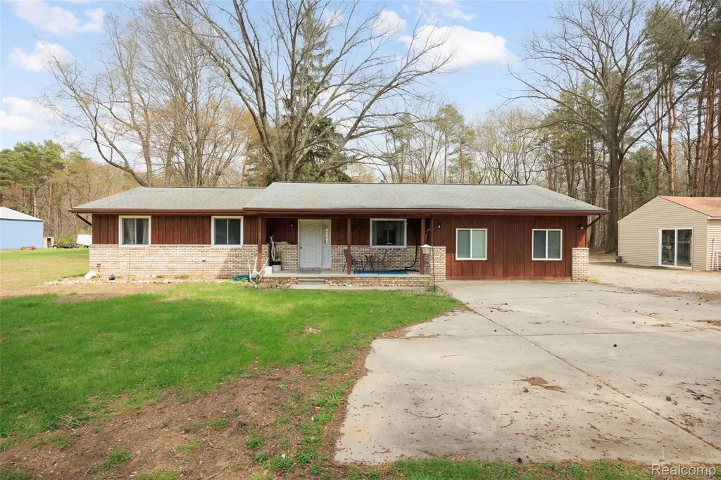 8639 Stone Road Algonac City MI 48001