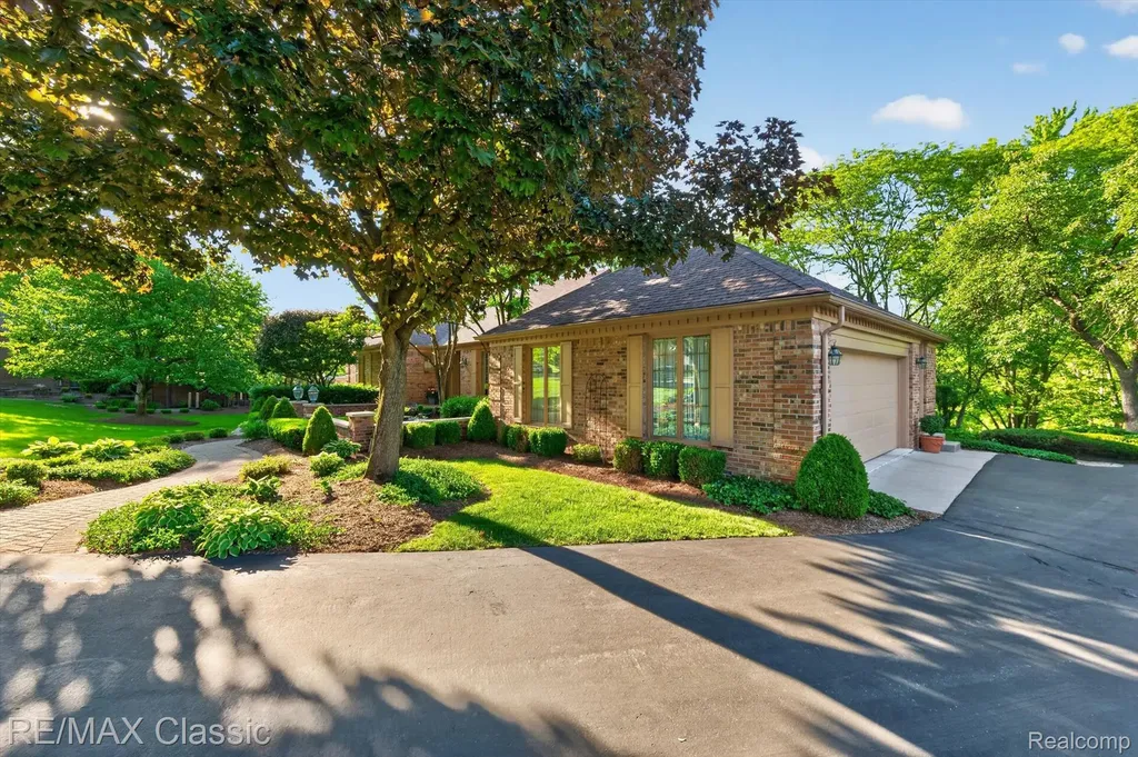 12648 Portsmouth Court Plymouth Charter Township MI 48170