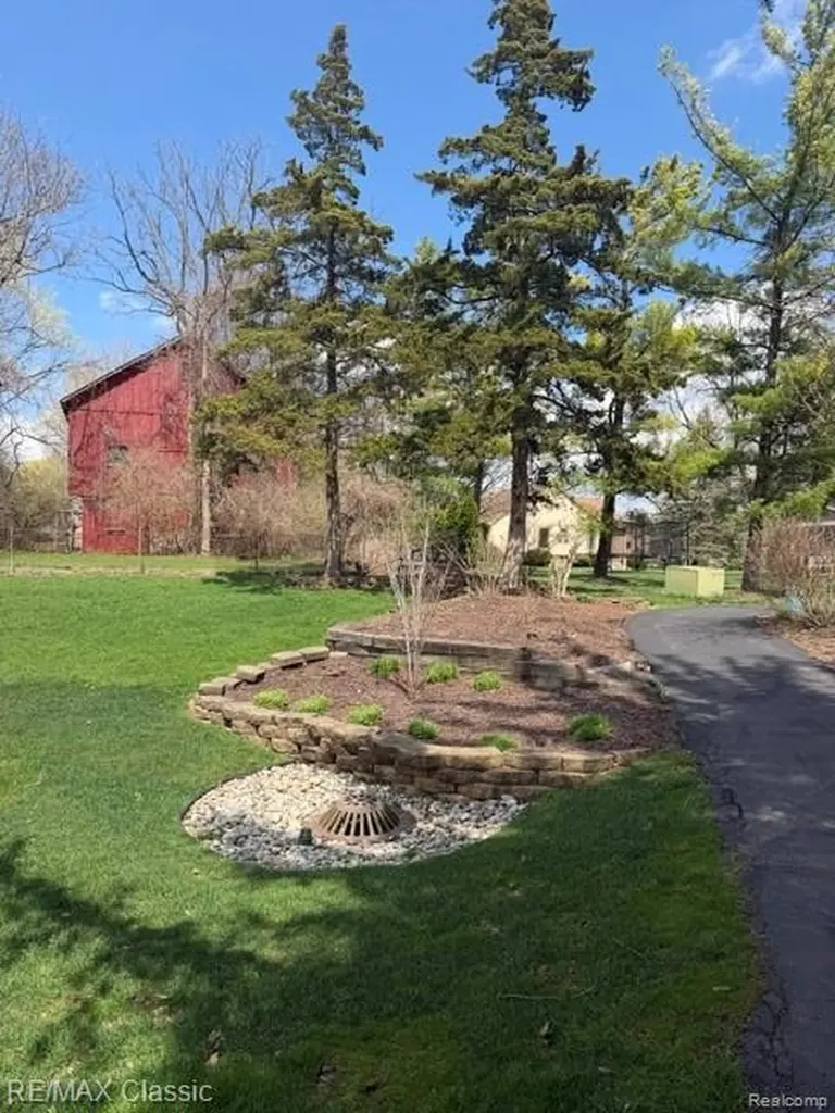 12648 Portsmouth Court Plymouth Charter Township MI 48170