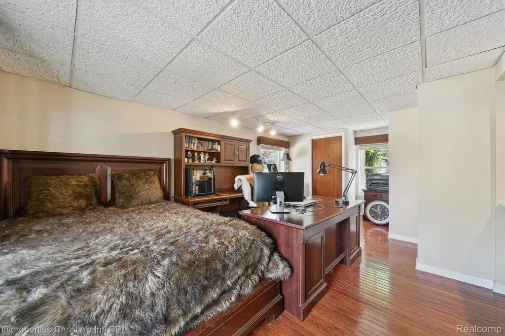 511 S Gulley Road Dearborn City MI 48124