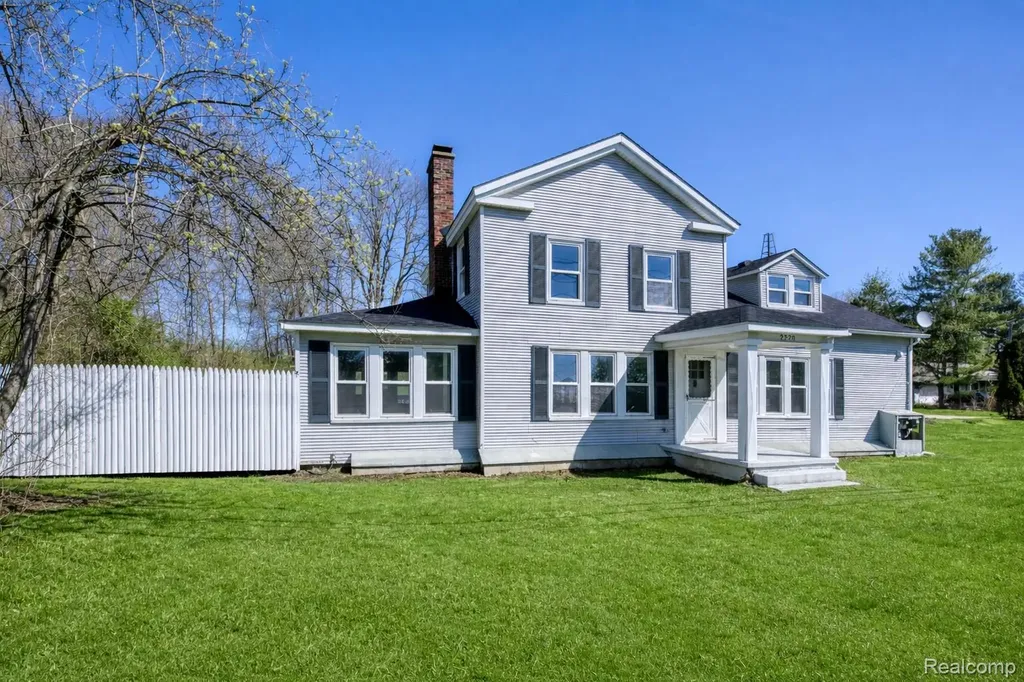 2218 Wixom Road Commerce Charter Township MI 48382