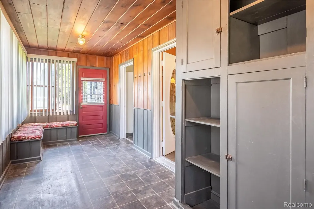 2218 Wixom Road Commerce Charter Township MI 48382