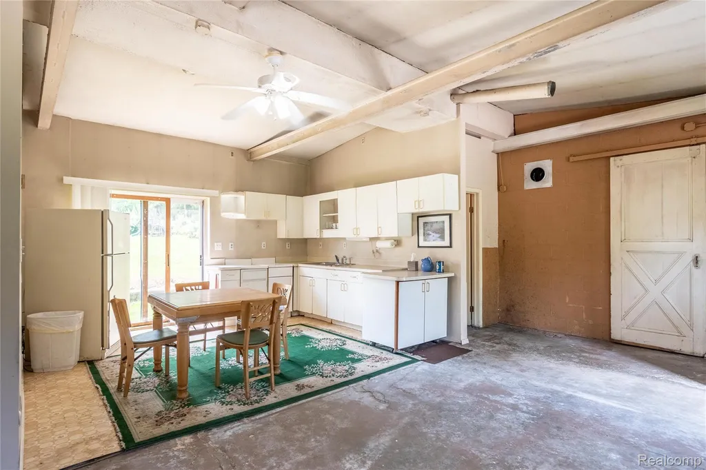 2218 Wixom Road Commerce Charter Township MI 48382