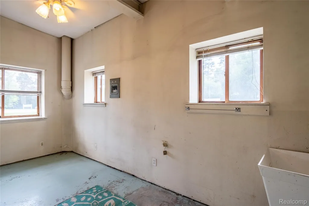 2218 Wixom Road Commerce Charter Township MI 48382