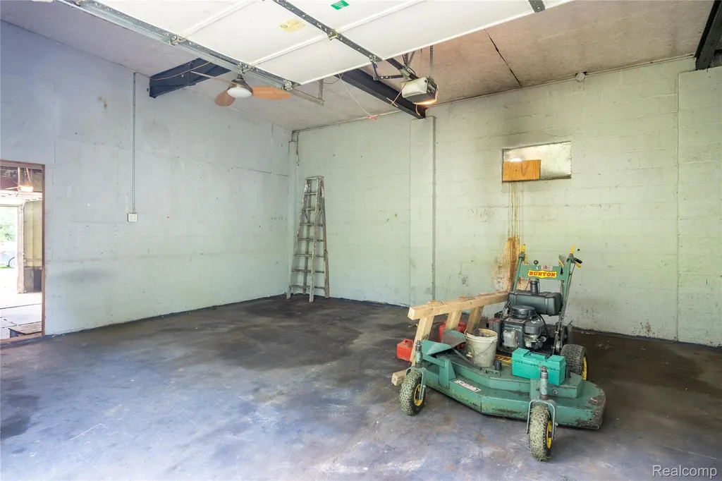 2218 Wixom Road Commerce Charter Township MI 48382
