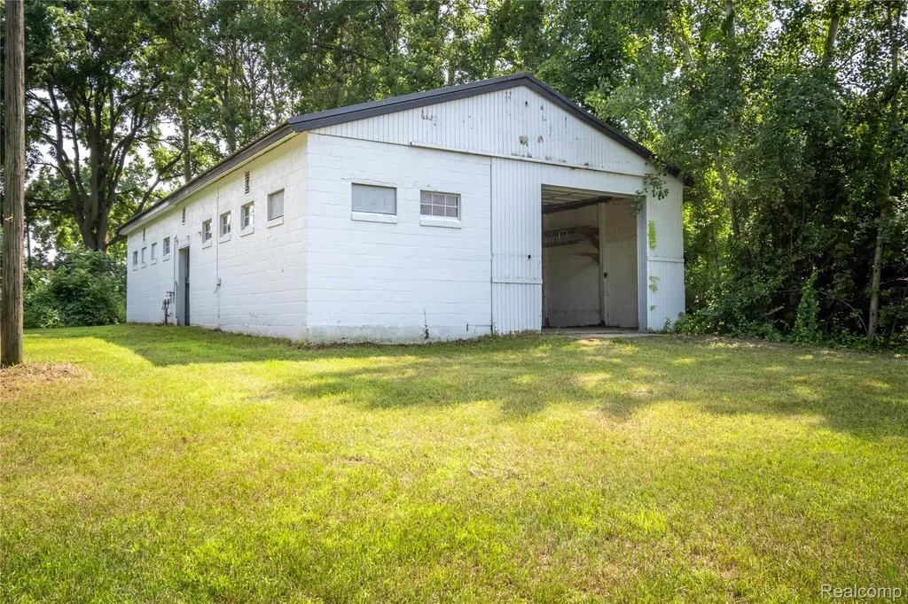 2218 Wixom Road Commerce Charter Township MI 48382
