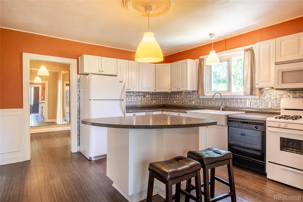 2218 Wixom Road Commerce Charter Township MI 48382