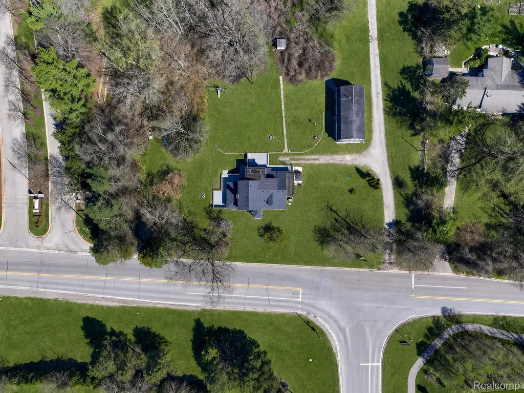 2218 Wixom Road Commerce Charter Township MI 48382