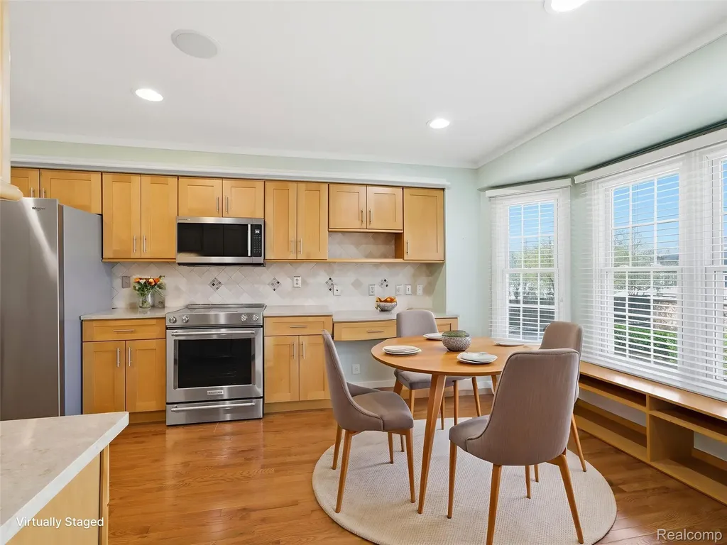 118 Windwood Pointe St. Clair Shores City MI 48080