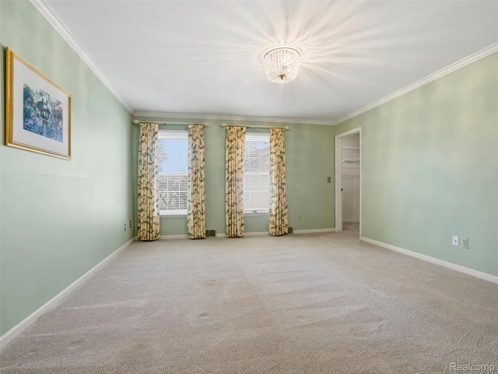 118 Windwood Pointe St. Clair Shores City MI 48080
