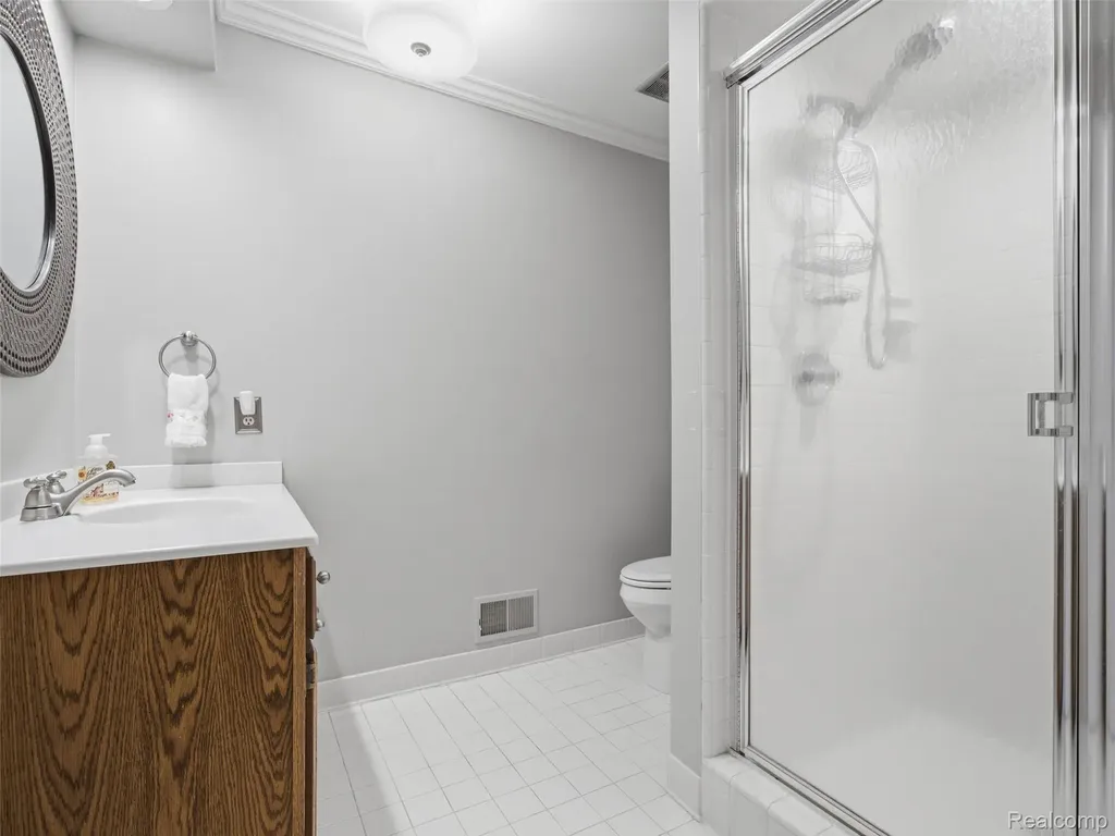 118 Windwood Pointe St. Clair Shores City MI 48080
