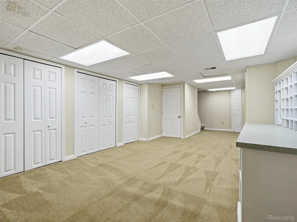118 Windwood Pointe St. Clair Shores City MI 48080