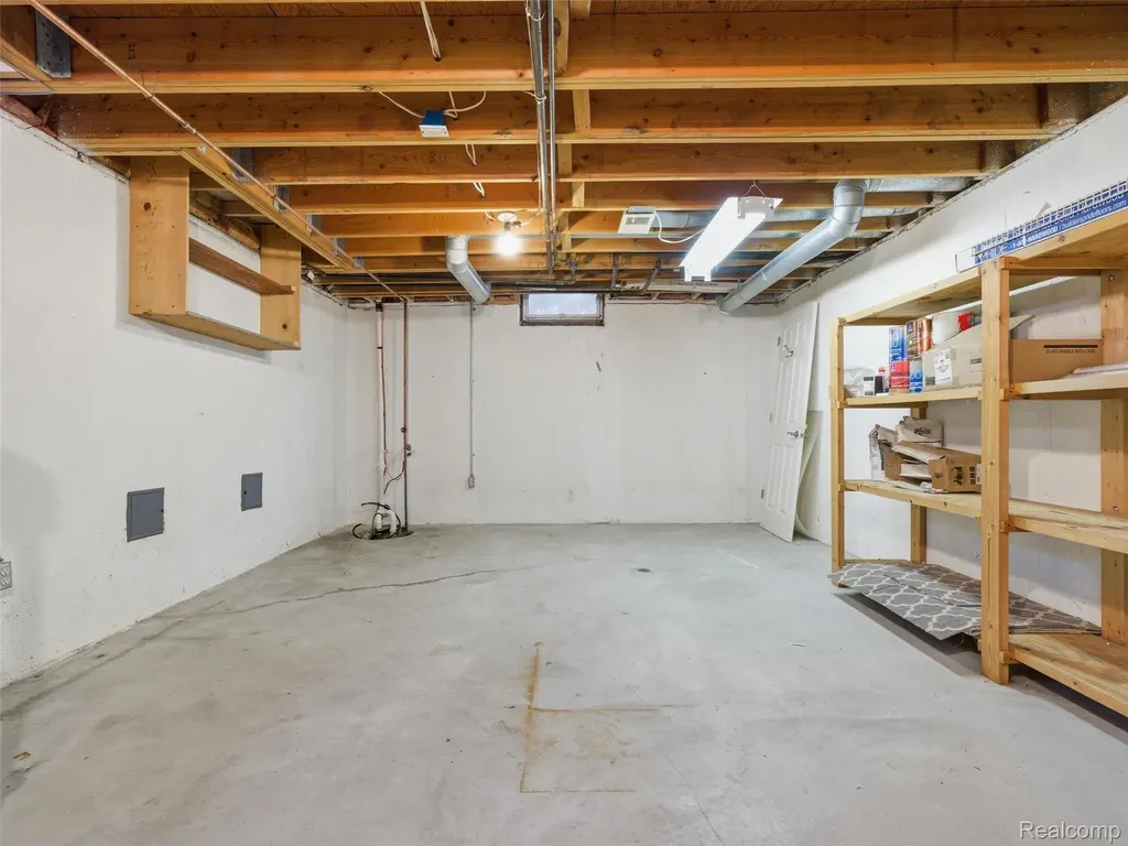118 Windwood Pointe St. Clair Shores City MI 48080