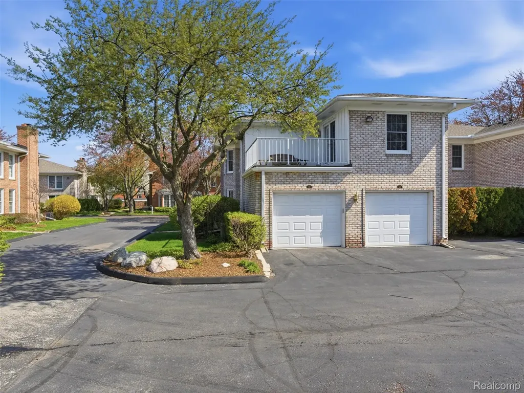 118 Windwood Pointe St. Clair Shores City MI 48080