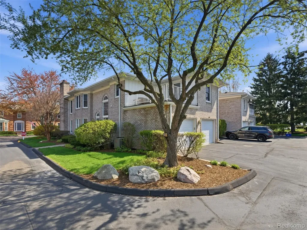 118 Windwood Pointe St. Clair Shores City MI 48080