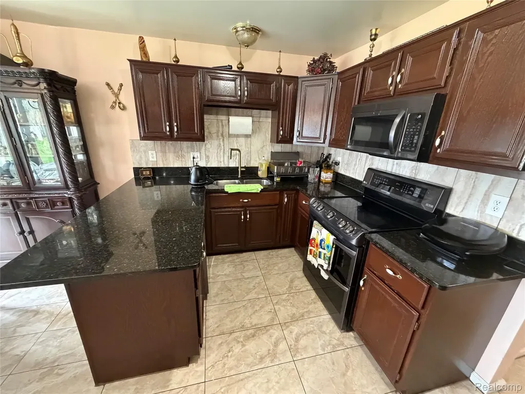 6153 Bianca Court Sterling Heights City MI 48314