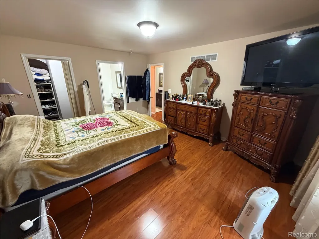 6153 Bianca Court Sterling Heights City MI 48314