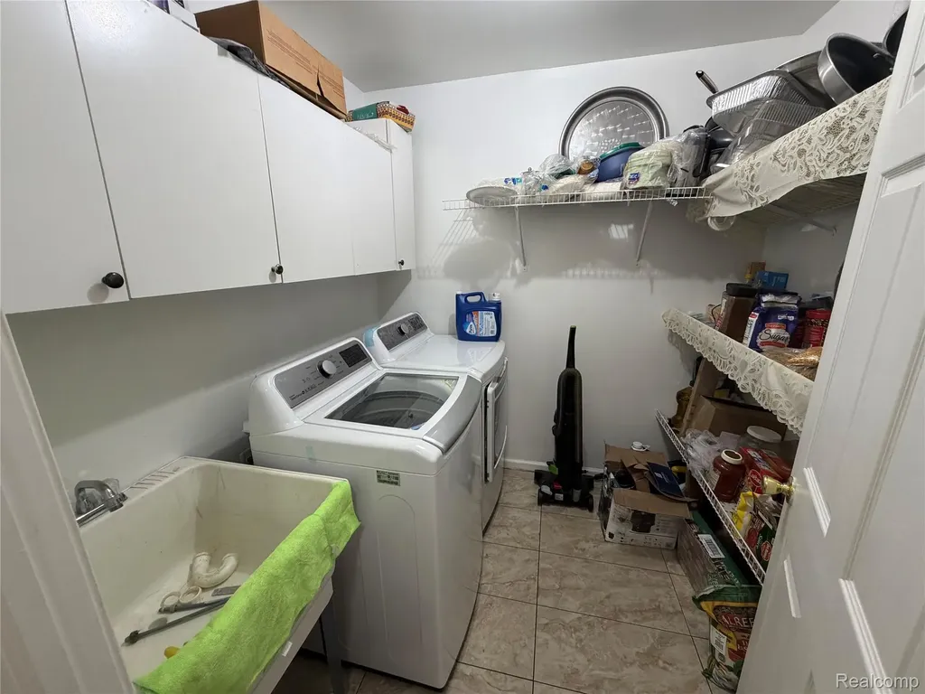 6153 Bianca Court Sterling Heights City MI 48314