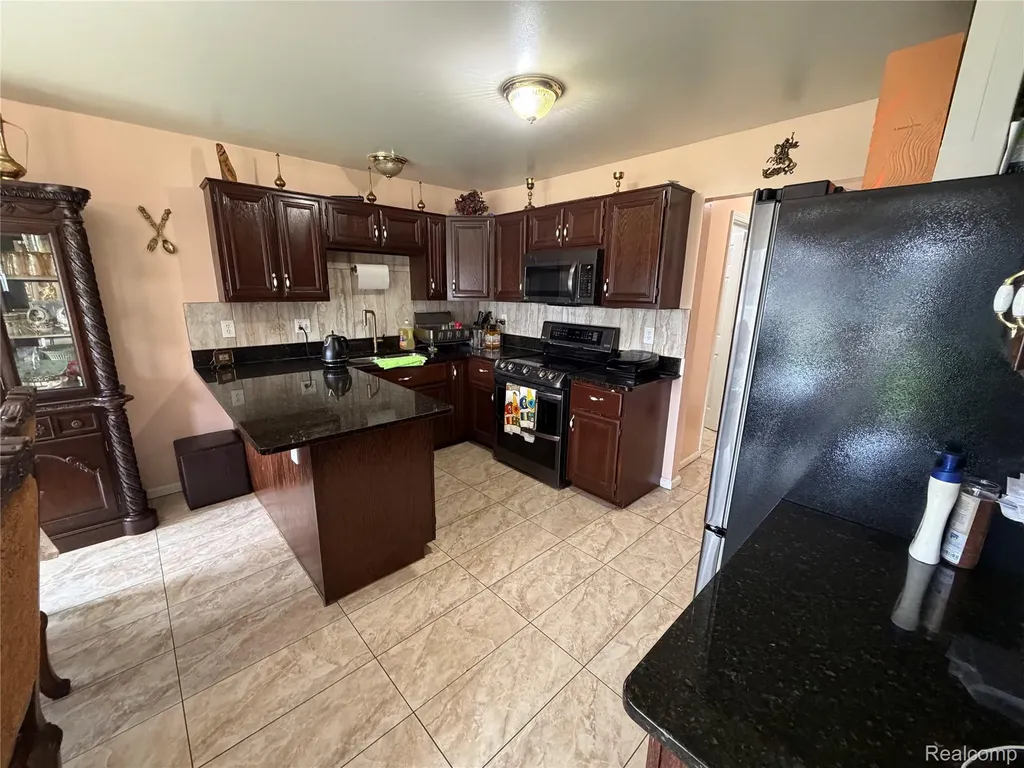 6153 Bianca Court Sterling Heights City MI 48314