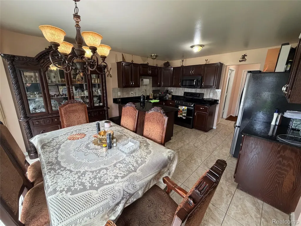 6153 Bianca Court Sterling Heights City MI 48314