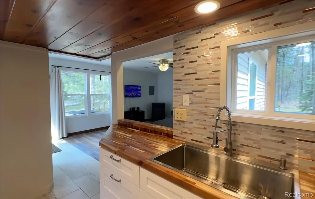 5089 Cottage Dr SE Drive SE Orange Township MI 49646
