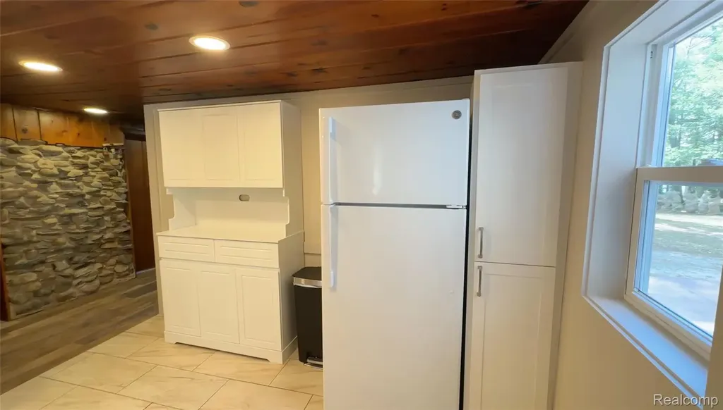 5089 Cottage Dr SE Drive SE Orange Township MI 49646