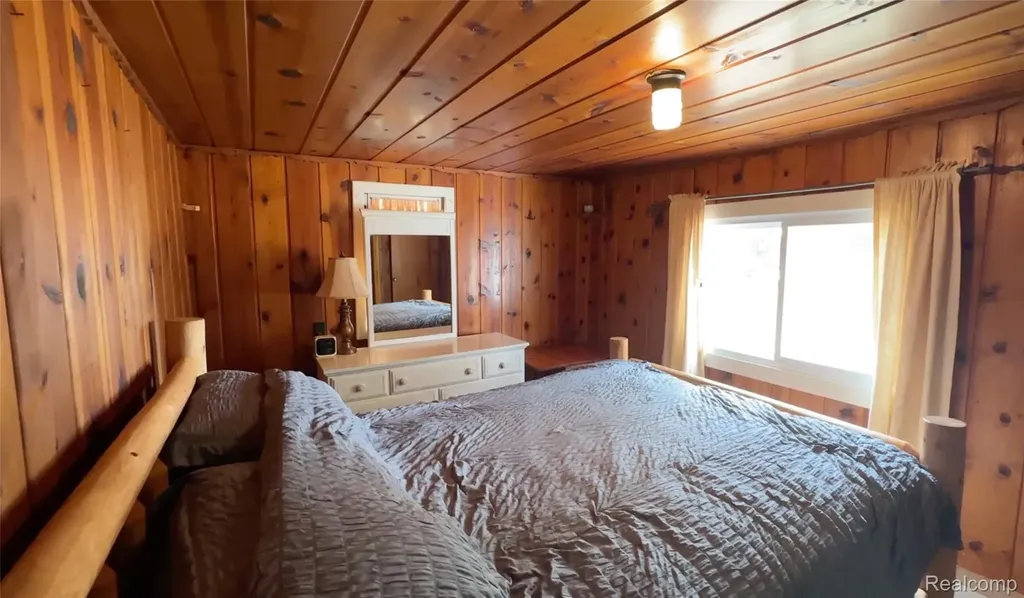 5089 Cottage Dr SE Drive SE Orange Township MI 49646