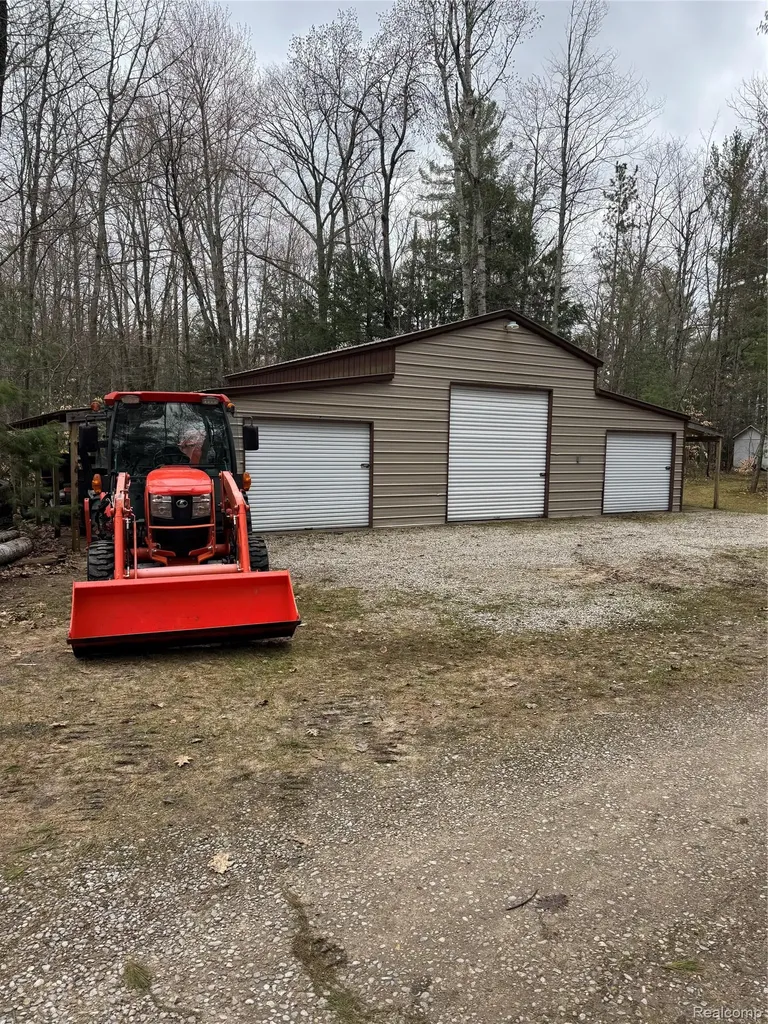 5089 Cottage Dr SE Drive SE Orange Township MI 49646