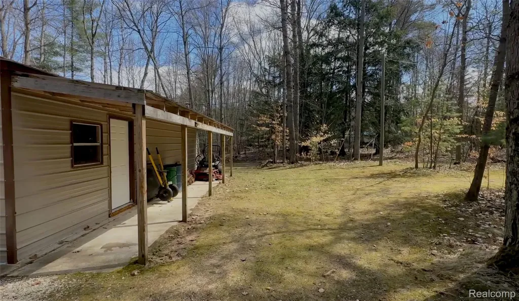 5089 Cottage Dr SE Drive SE Orange Township MI 49646