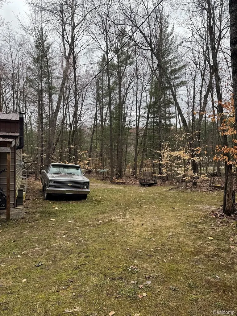 5089 Cottage Dr SE Drive SE Orange Township MI 49646