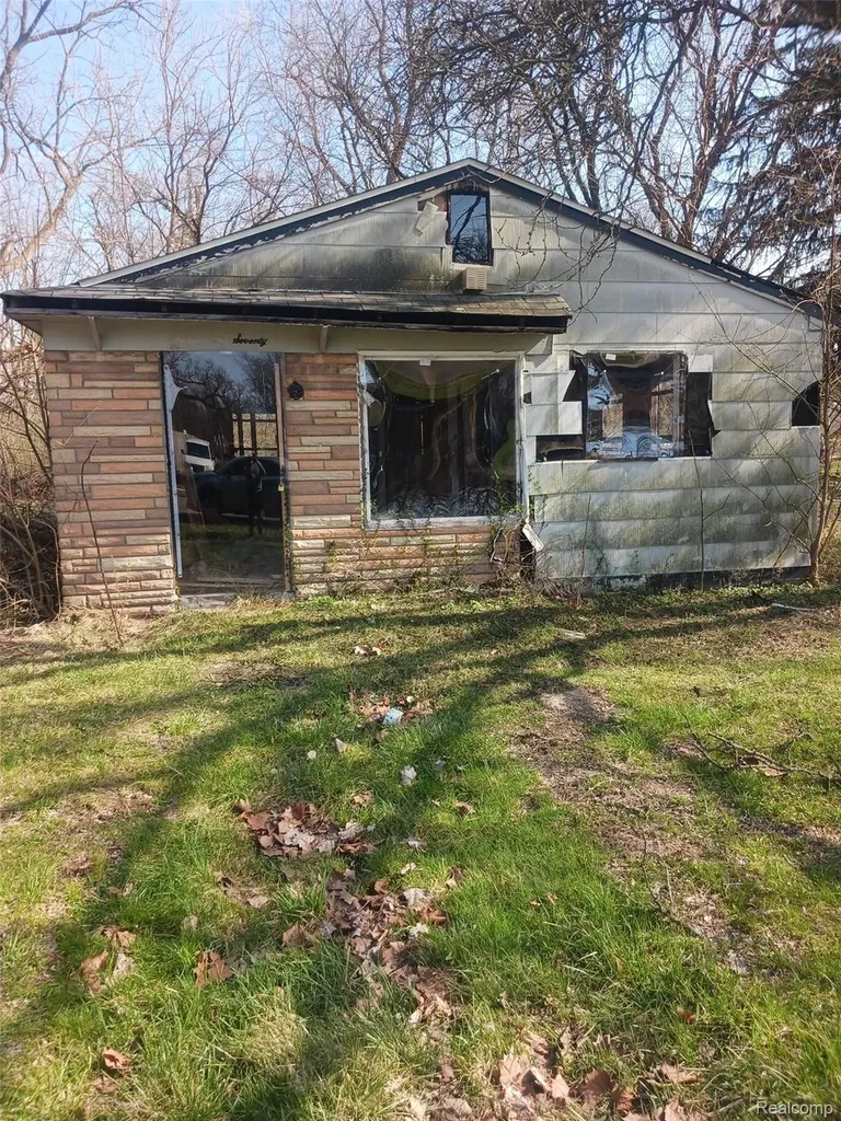 14170 Darcy Street Detroit City MI 48223