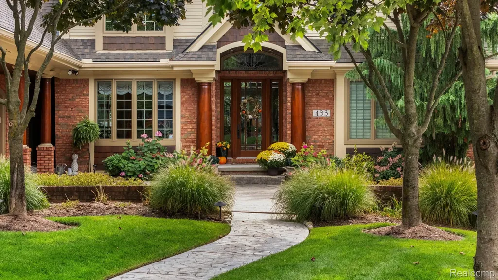 433 John R Milford Village MI 48381