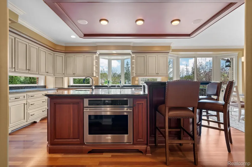 433 John R Milford Village MI 48381
