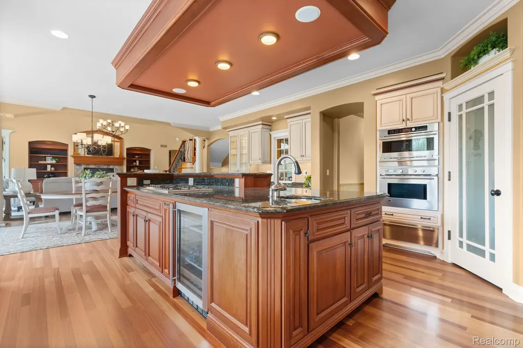 433 John R Milford Village MI 48381