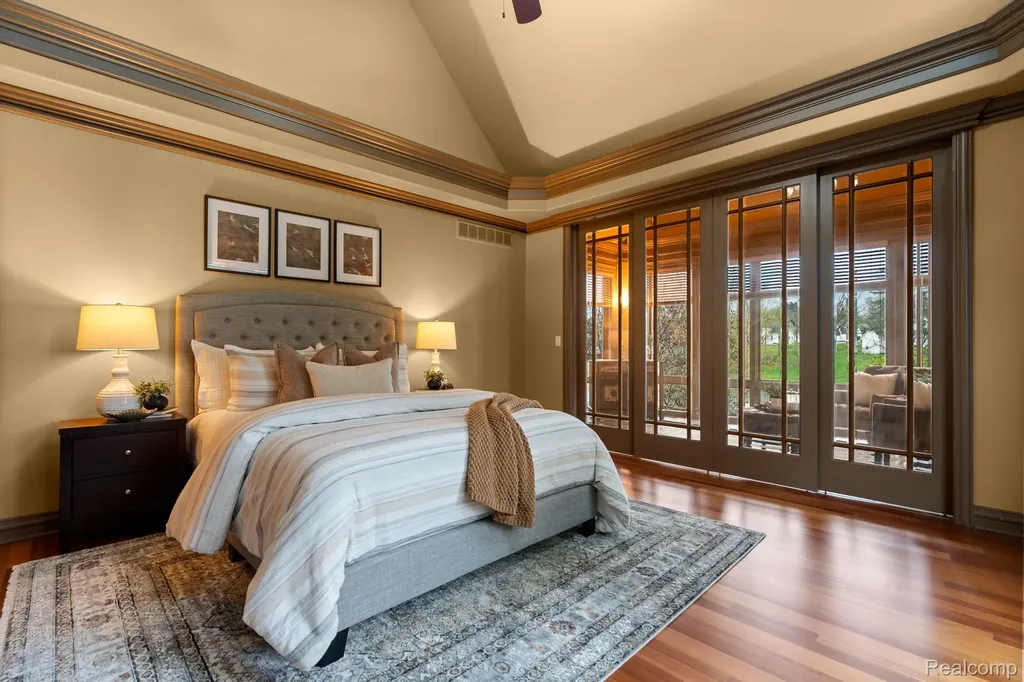 433 John R Milford Village MI 48381