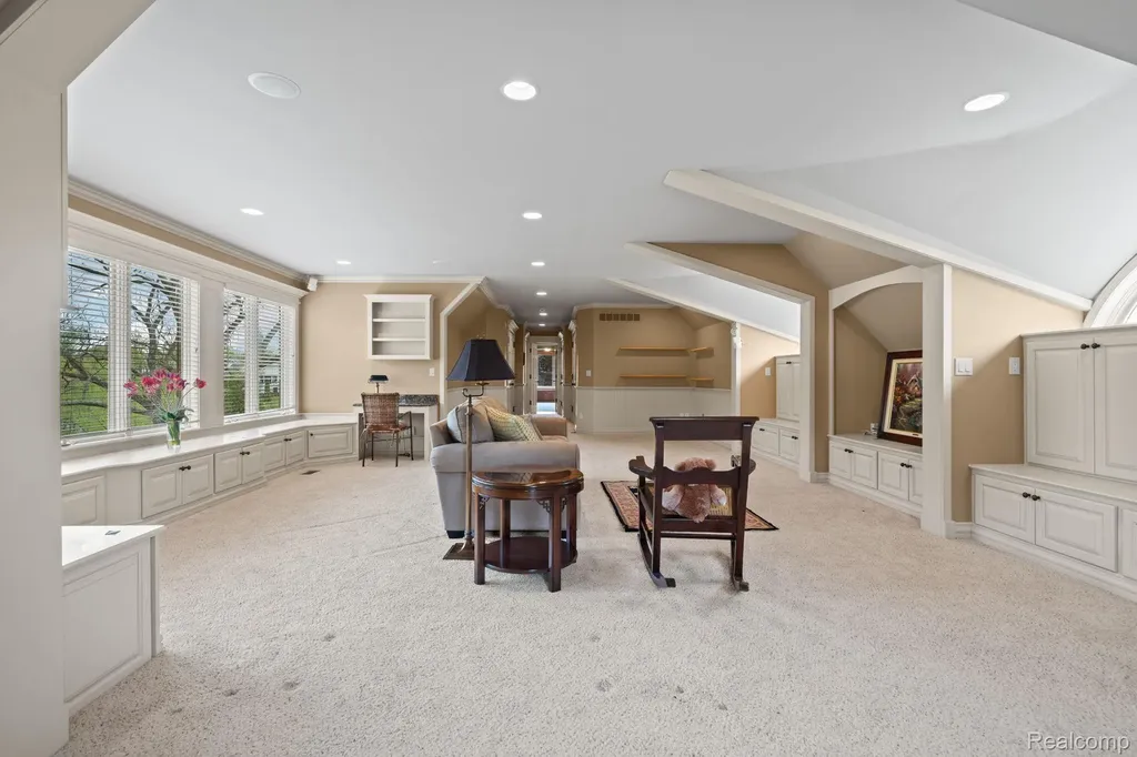 433 John R Milford Village MI 48381