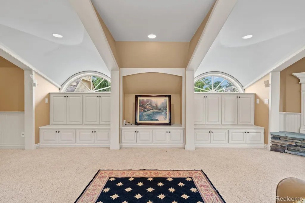 433 John R Milford Village MI 48381
