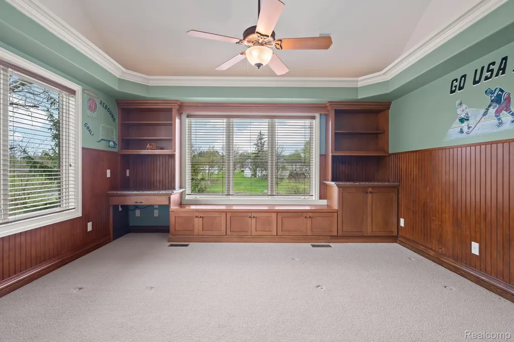 433 John R Milford Village MI 48381