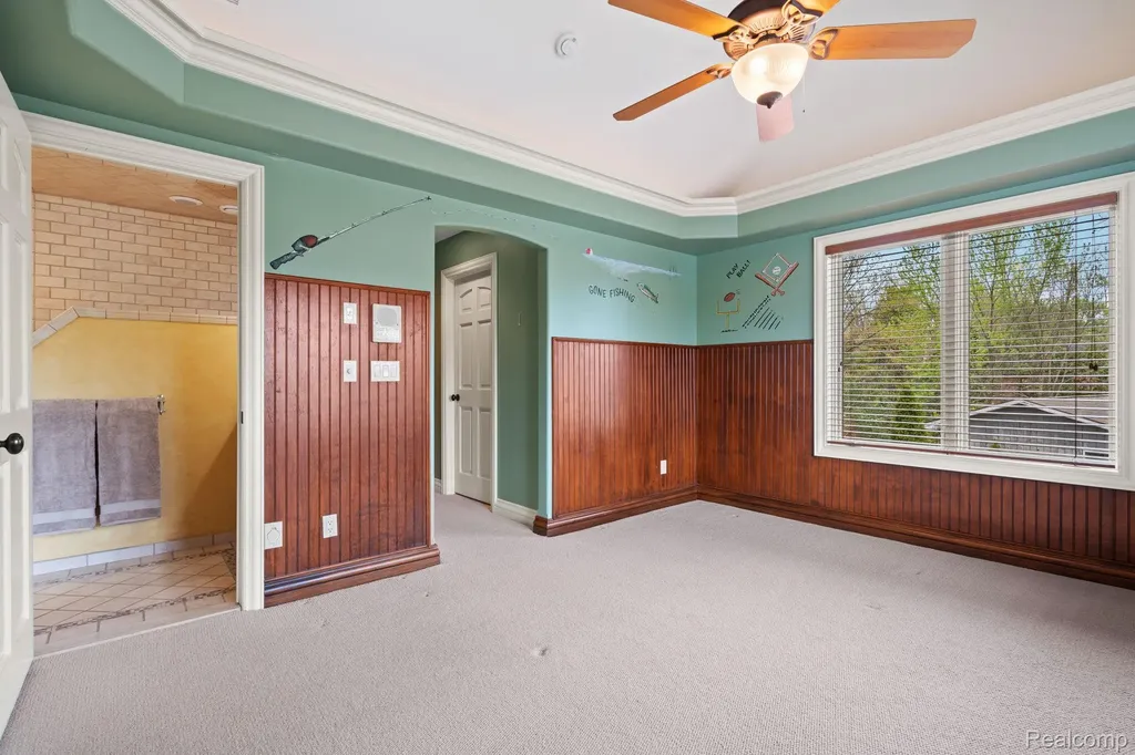 433 John R Milford Village MI 48381